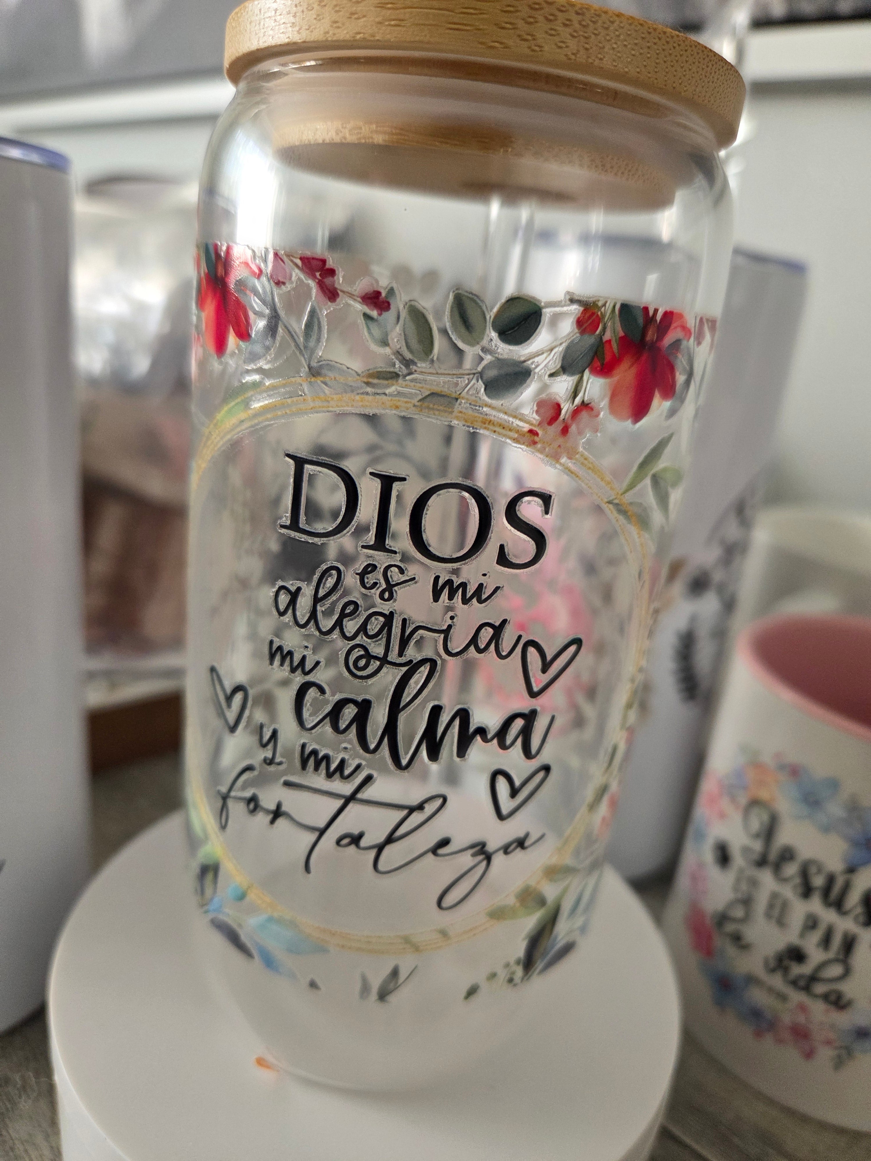 Jar de vidrio con straw perfecto para mantenerte hidratada con estilo e inspiracional 💕